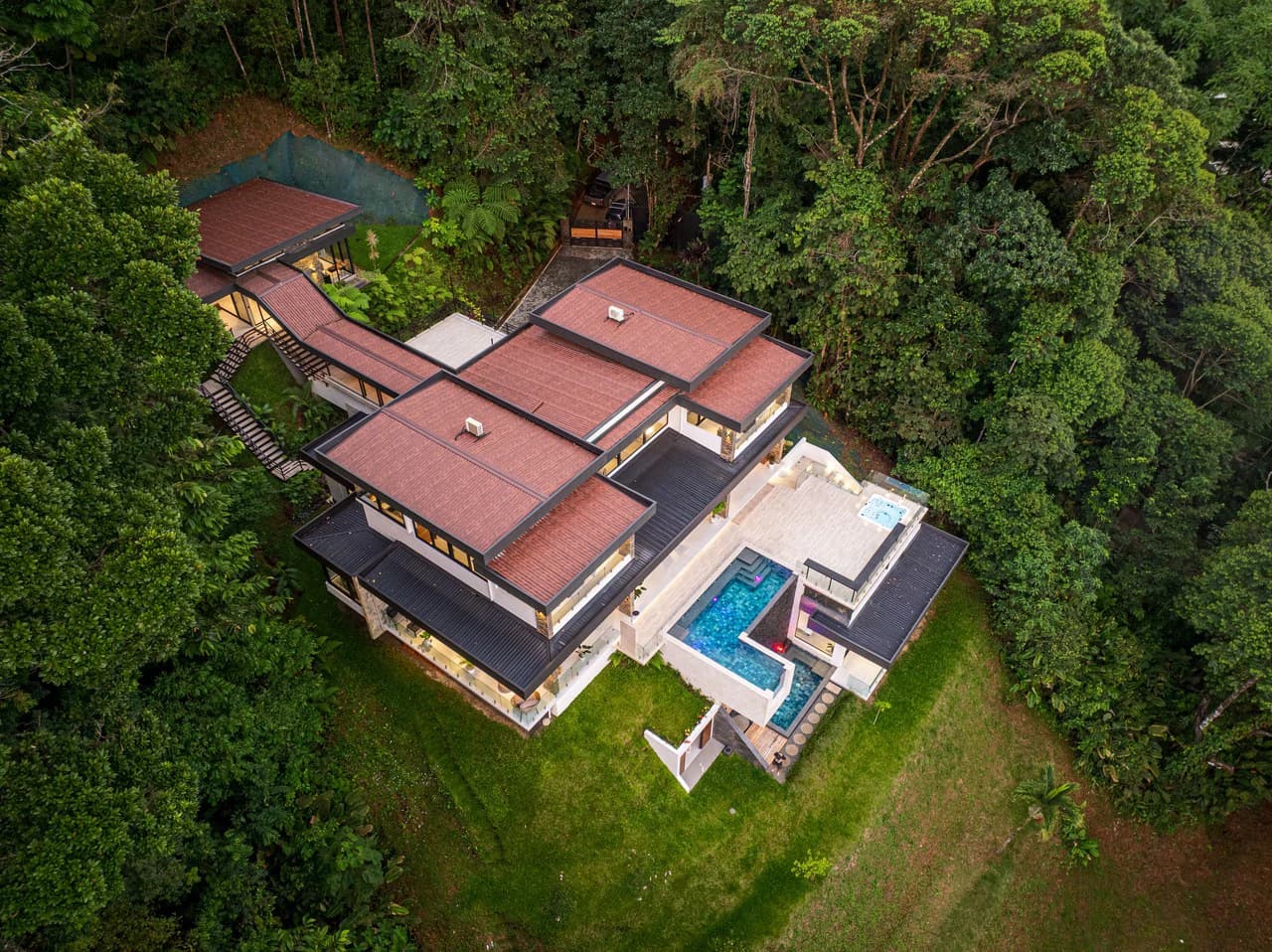 Casa Koules: Architectural 5-Bedroom Oceanview Estate in Prestigious Costa Verde Estates