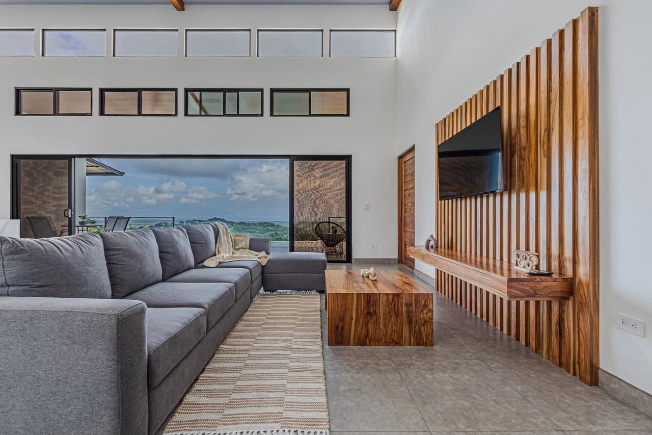 CHONTALES NEW VILLA WITH PANORAMIC OCEAN AND MOUNTAINS VIEWS: Mountain Villa For Sale in Ojochal - photo 5