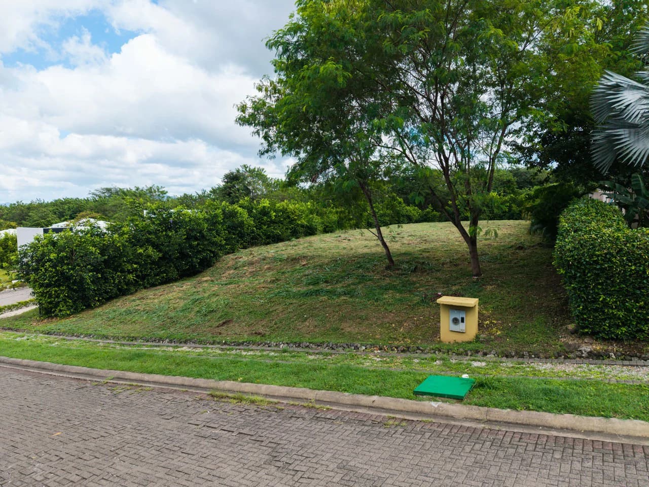 Prime Flat Lot in Senderos: Ready to Build | Premium Phase 1 Location - photo 6