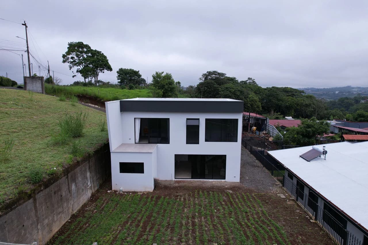Two-Story House for Sale in San Ramón
