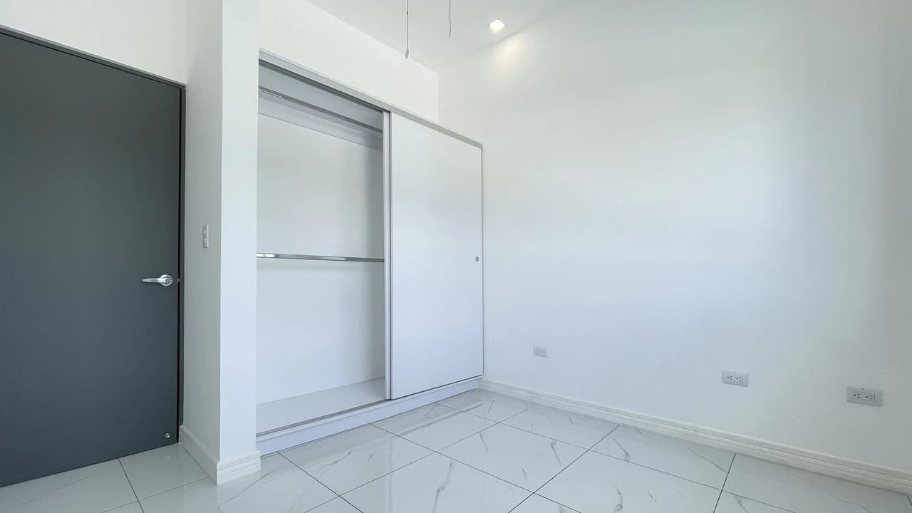 Brand-New Home for Sale in Condominio Montezuma, Grecia – 3 Bedrooms, Home Office & Private Garden - photo 11
