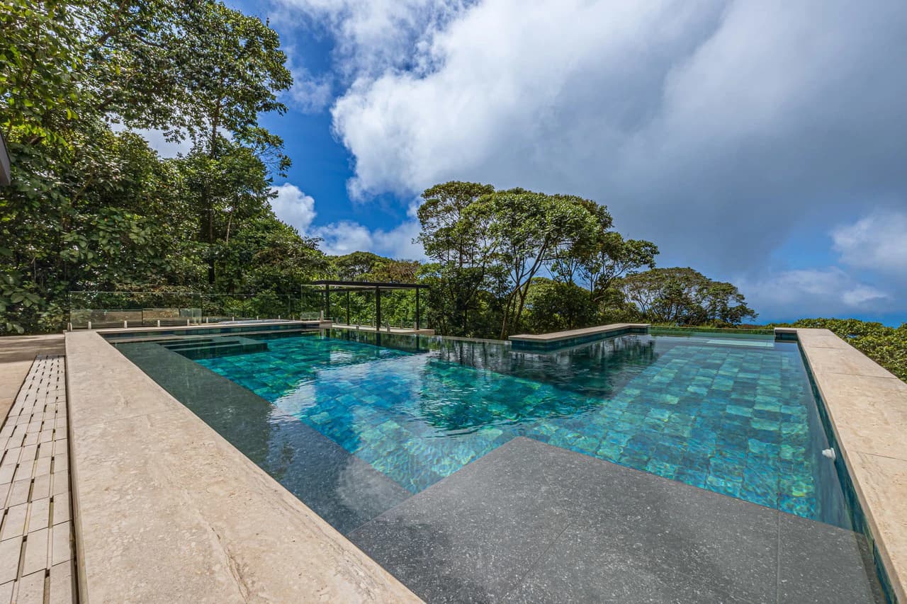 Casa Koules: Architectural 5-Bedroom Oceanview Estate in Prestigious Costa Verde Estates - photo 59