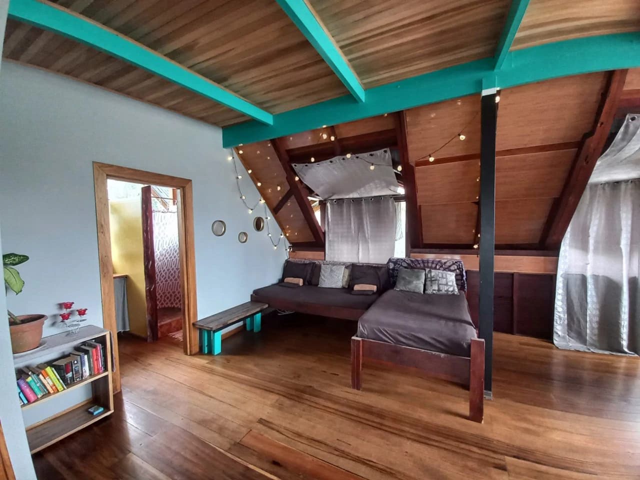 6 Bd/4 Ba: Income Producing 3 Unit Apartment In Downtown Puerto Viejo - photo 21