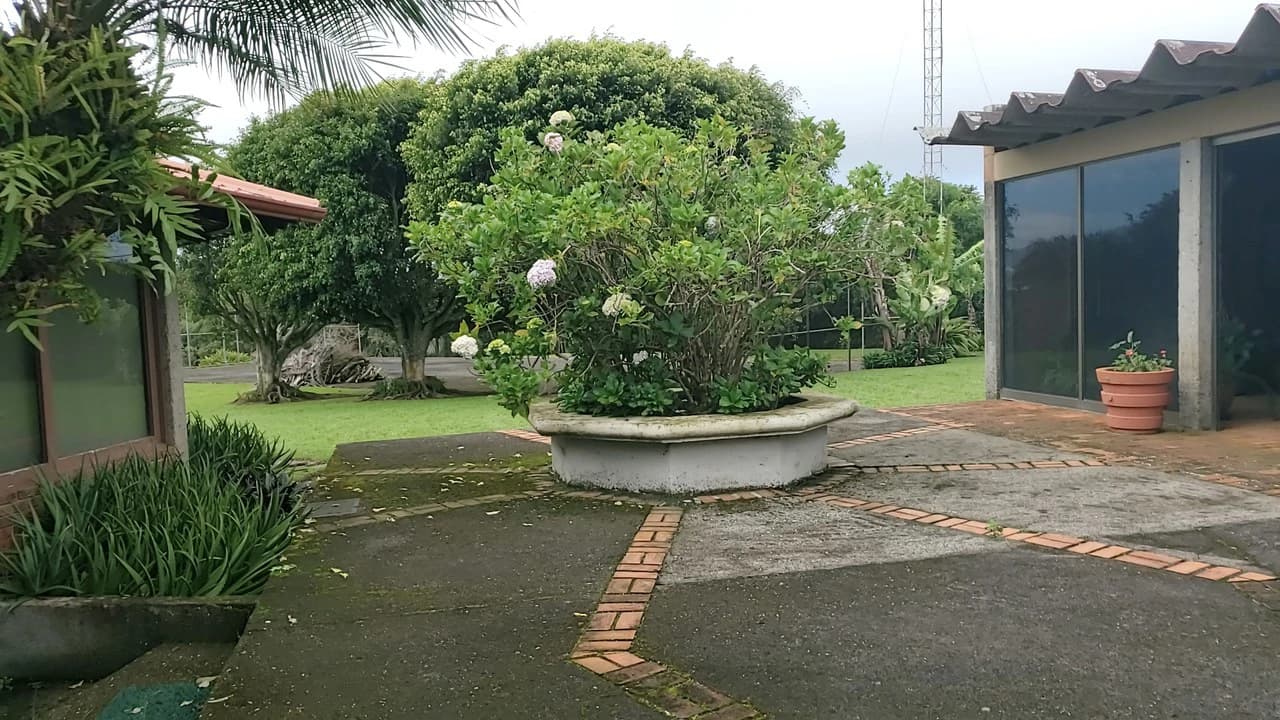 Villa For Sale in San Luis - photo 24