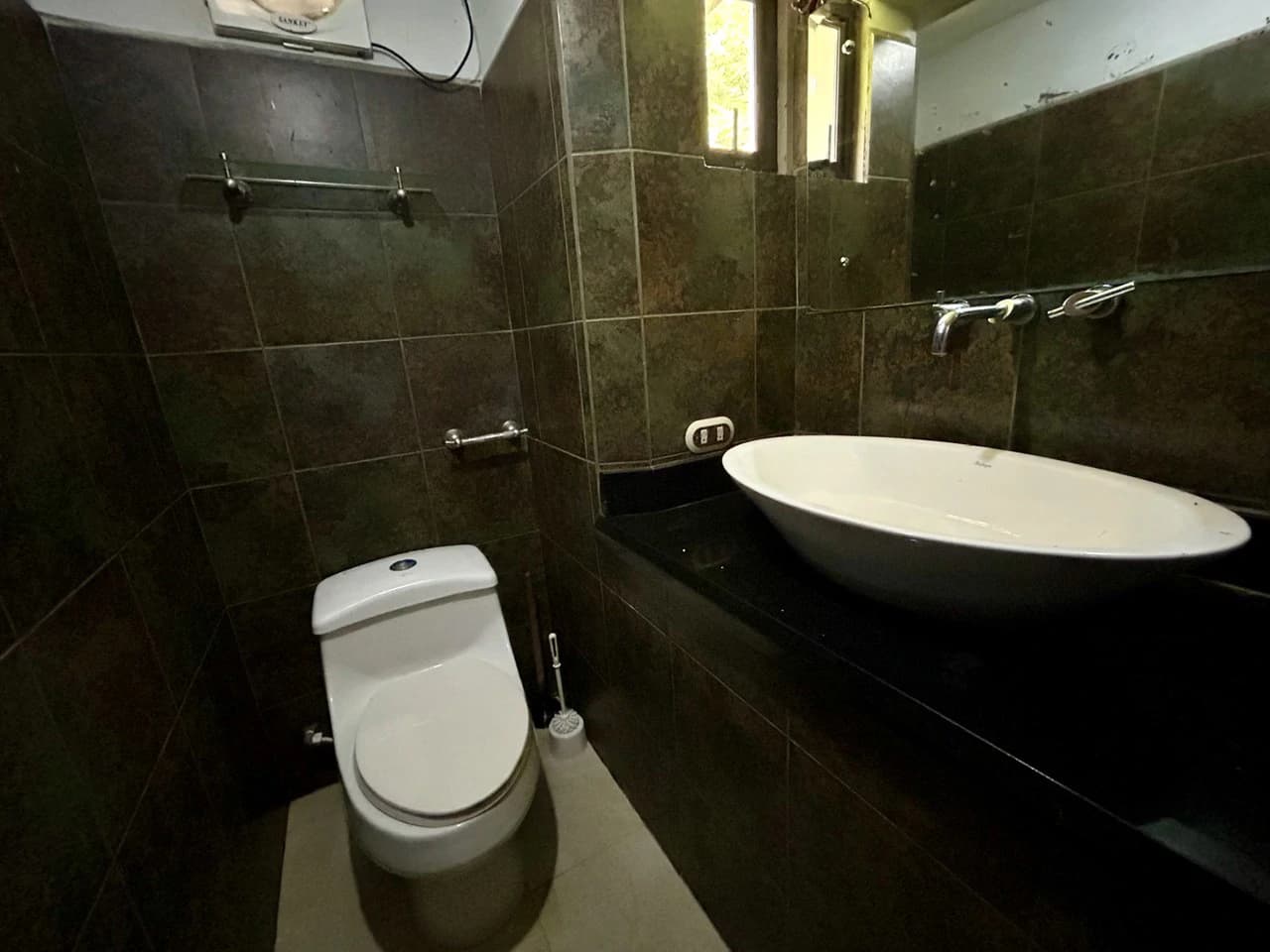 Fixer-Upper Home with an studio Office in Palmar Norte on a 7.58 Acres Property - photo 34