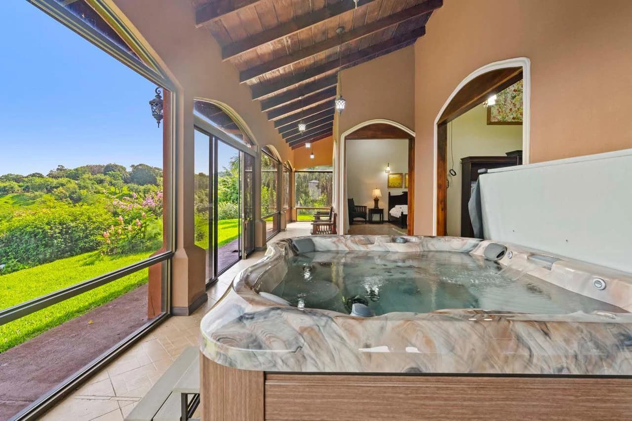 Celebrity Home with Spectacular Views: Breathtaking Mountain Estate near Tilaran and Lake Arenal