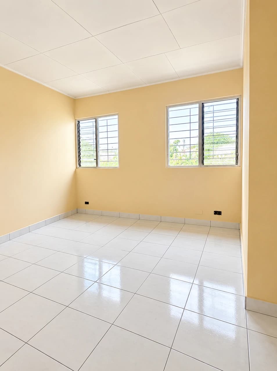 House for Sale with Commercial Zoning Barrio Bolívar Parque Las Animas San José - photo 2