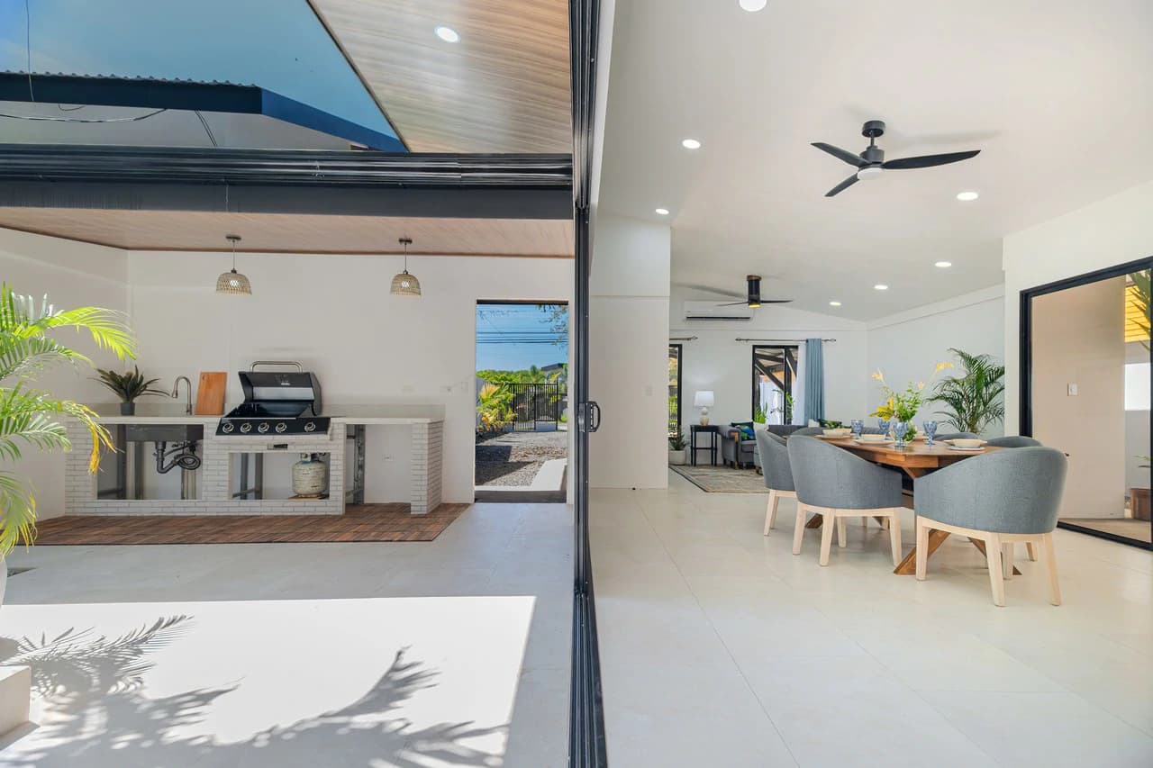 Location,Location, Location – 3-Bedroom Villa Steps from the Beach - photo 16