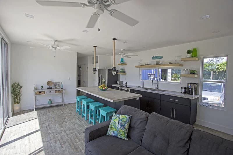 Sea Casa: Modern Container Rental Complex & Owners home – Unique Live and work opportunity in Samara Beach! - photo 12