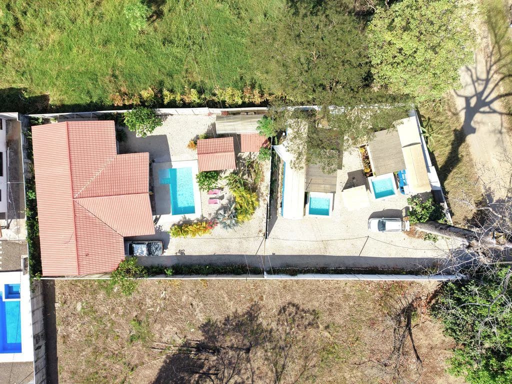 Casa de la Vida Loca: A Pura Vida Lifestyle with Income Potential - photo 3