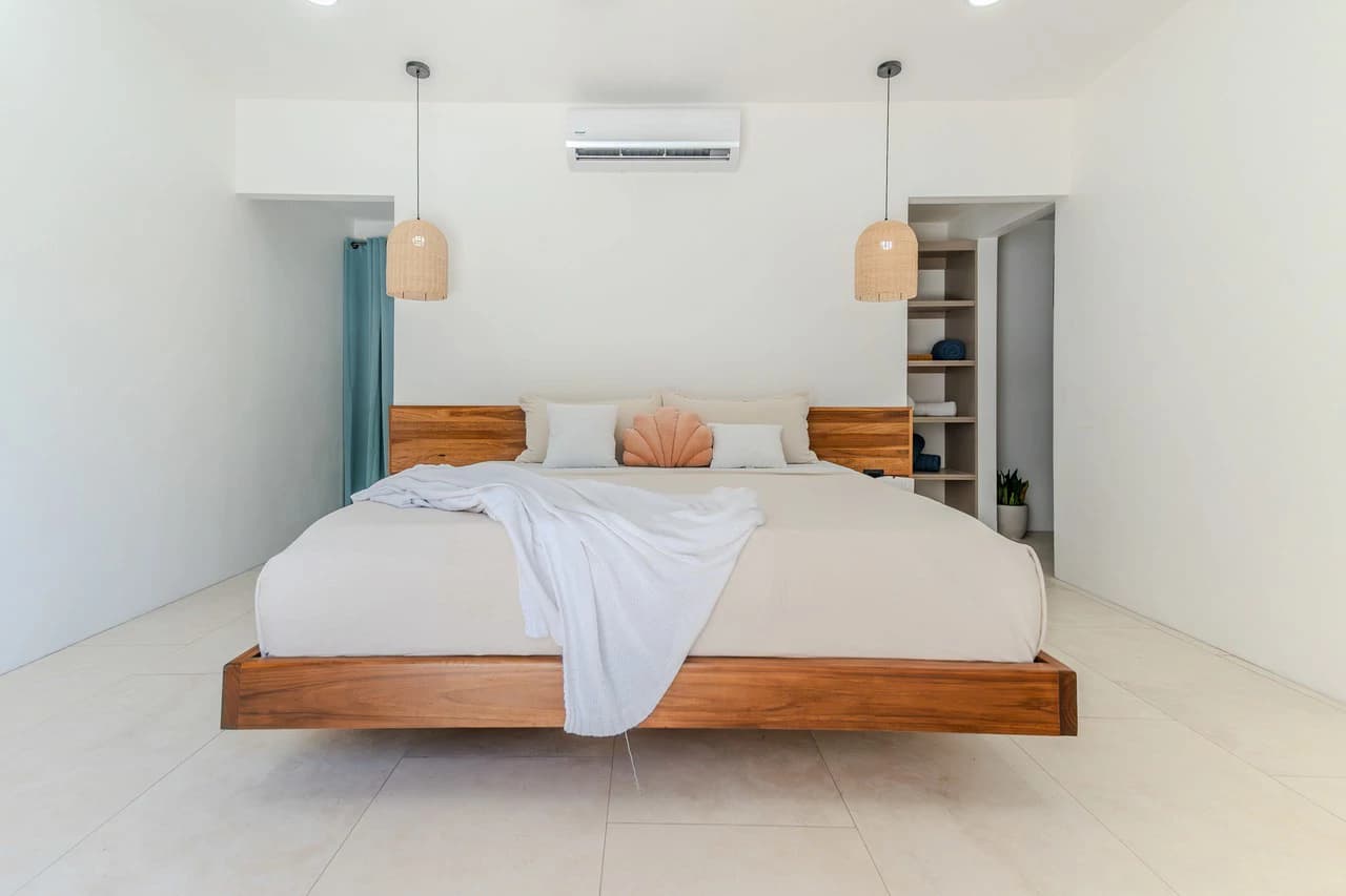 Location,Location, Location – 3-Bedroom Villa Steps from the Beach - photo 6