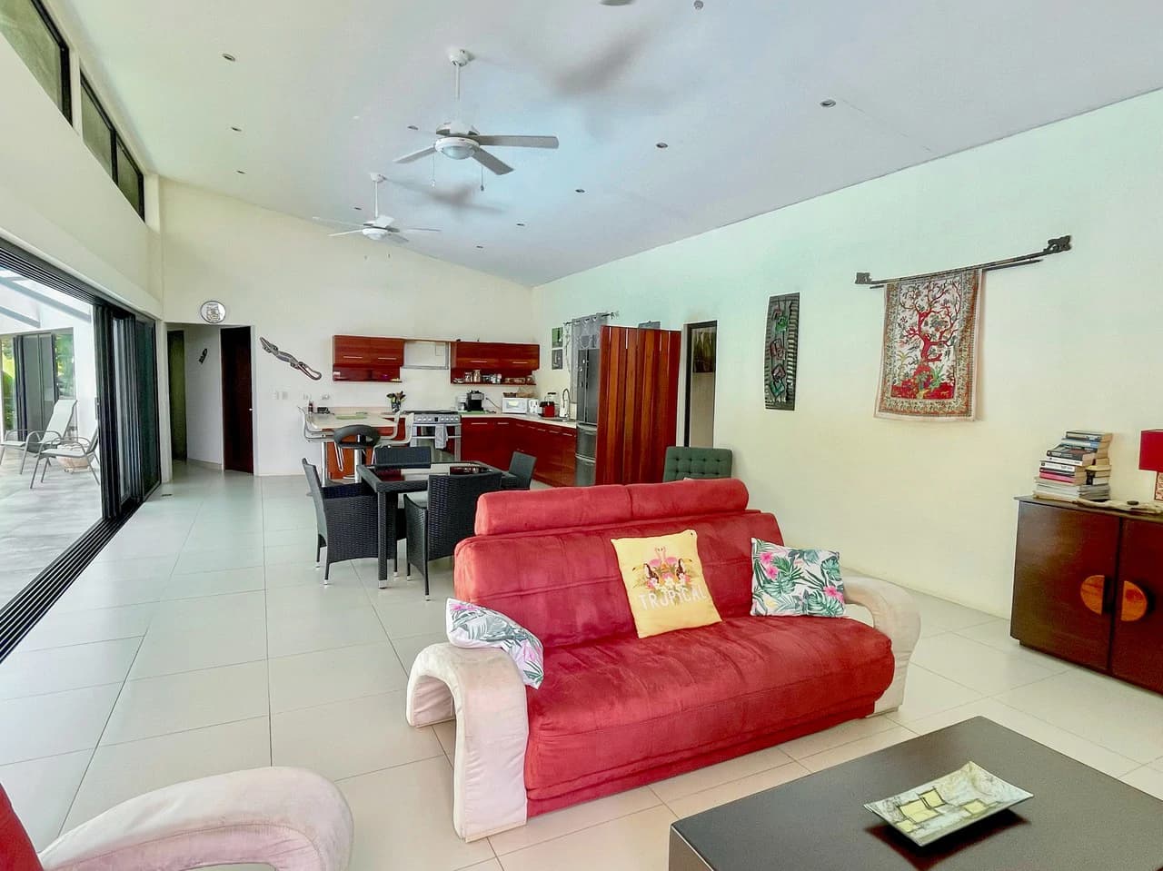 2.24 ACRES – 7 Bedrooms Ocean View Boutique Hotel With Two Pools, 5 Minutes to Uvita, Multiple Rental Options!! - photo 26