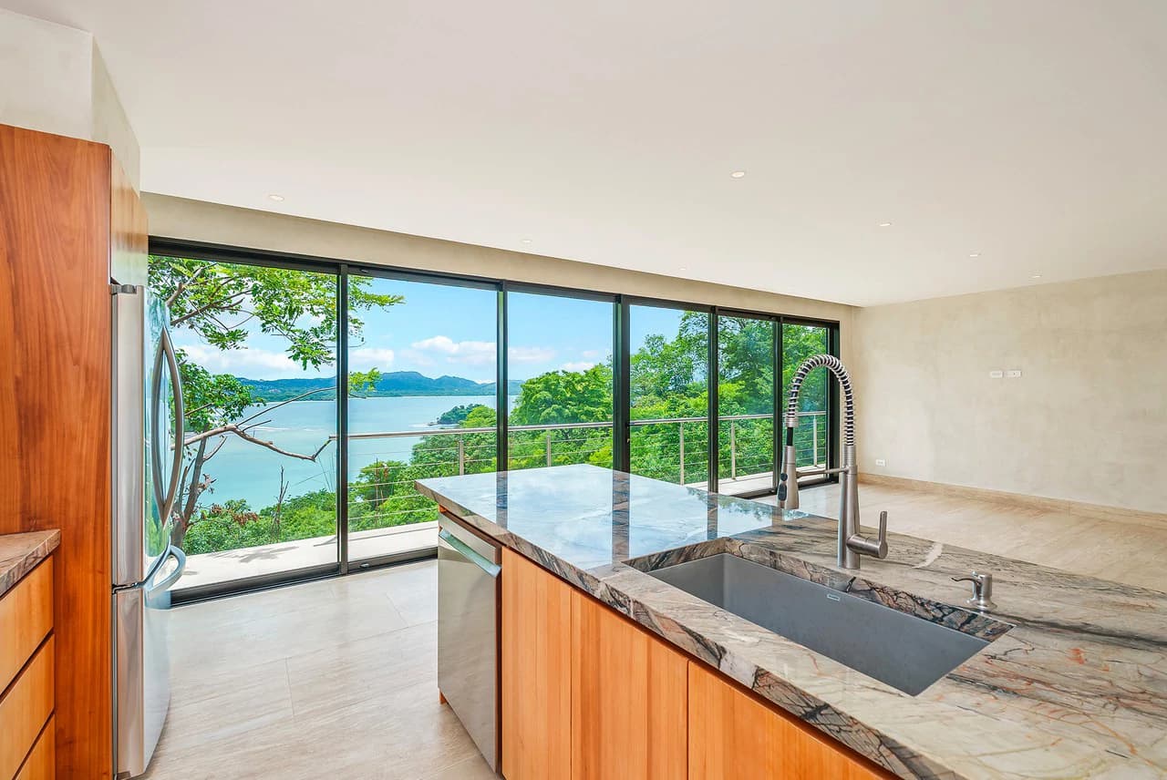 Casa Vision: Luxury Estate with Sweeping Ocean Views - photo 25