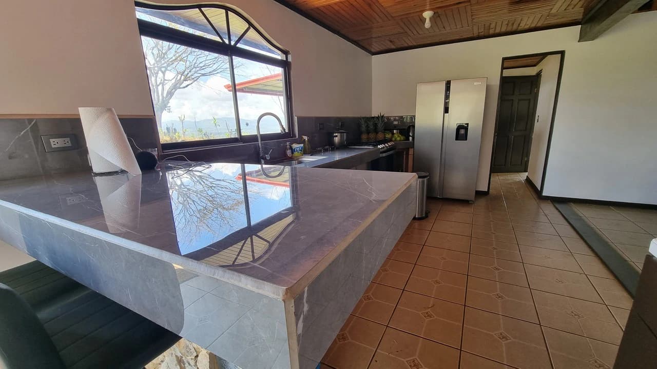 CASA SANTA ELENA: BEAUTIFUL HOUSE FOR SALE, WITH AMAZING VIEWS, 4 BDRM IN THE HEART OF SANTA ELENA - photo 17
