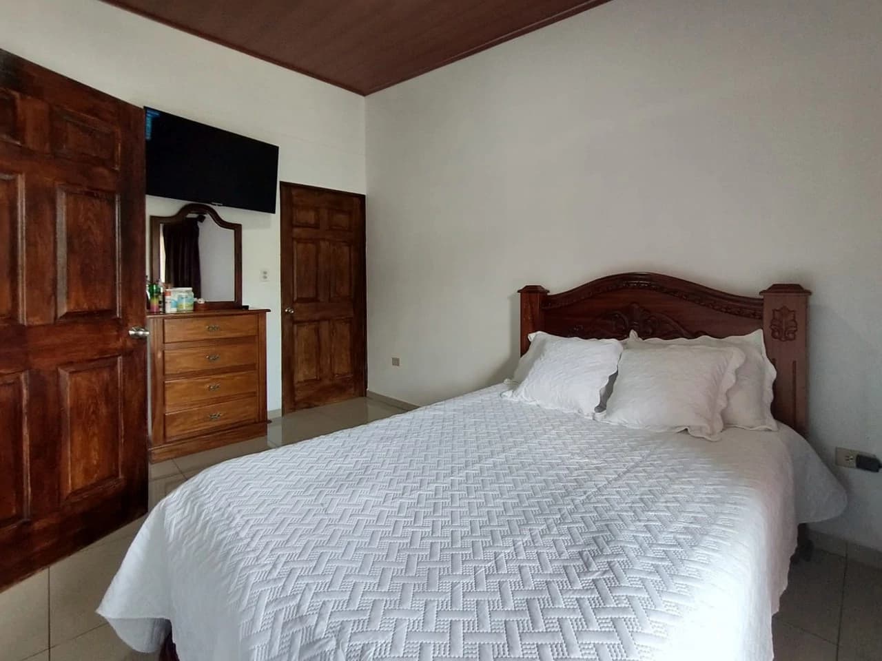 Full Furnished 2-story House for Sale in Grecia: House For Sale in Grecia - photo 7