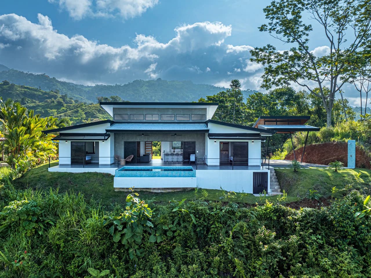 CHONTALES NEW VILLA WITH PANORAMIC OCEAN AND MOUNTAINS VIEWS: Mountain Villa For Sale in Ojochal - photo 39