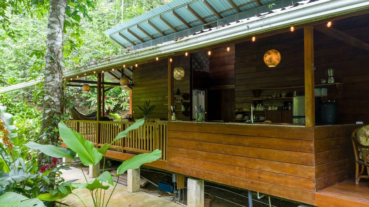 4 Bd/3 Ba - Two Caribbean Homes w/ Pool, on 5000m²: Dual Home Jungle Property in Punta Uva - photo 8