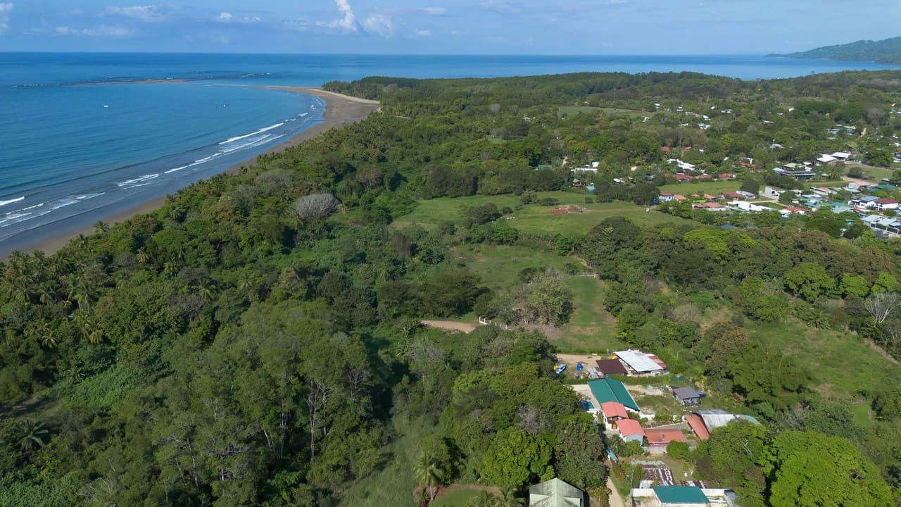 Modern Coastal Luxury: New 3-Bedroom Home Steps from South Pacific Beach: Near the Coast House For Sale in Uvita - photo 39