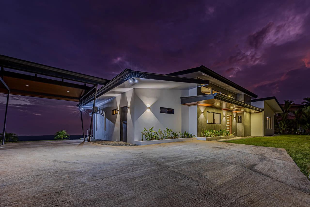 CHONTALES NEW VILLA WITH PANORAMIC OCEAN AND MOUNTAINS VIEWS: Mountain Villa For Sale in Ojochal - photo 54