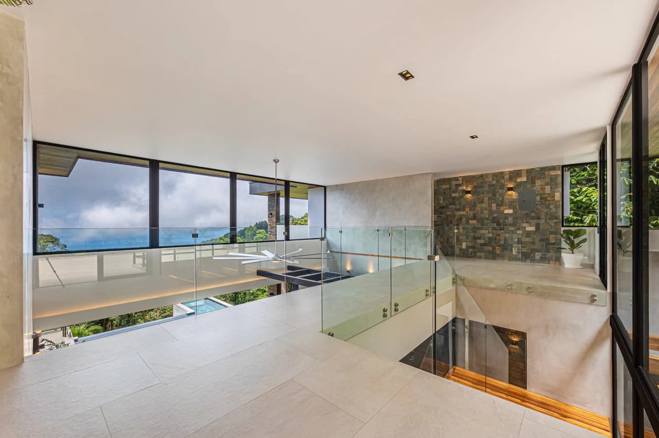 Casa Koules: Architectural 5-Bedroom Oceanview Estate in Prestigious Costa Verde Estates - photo 58