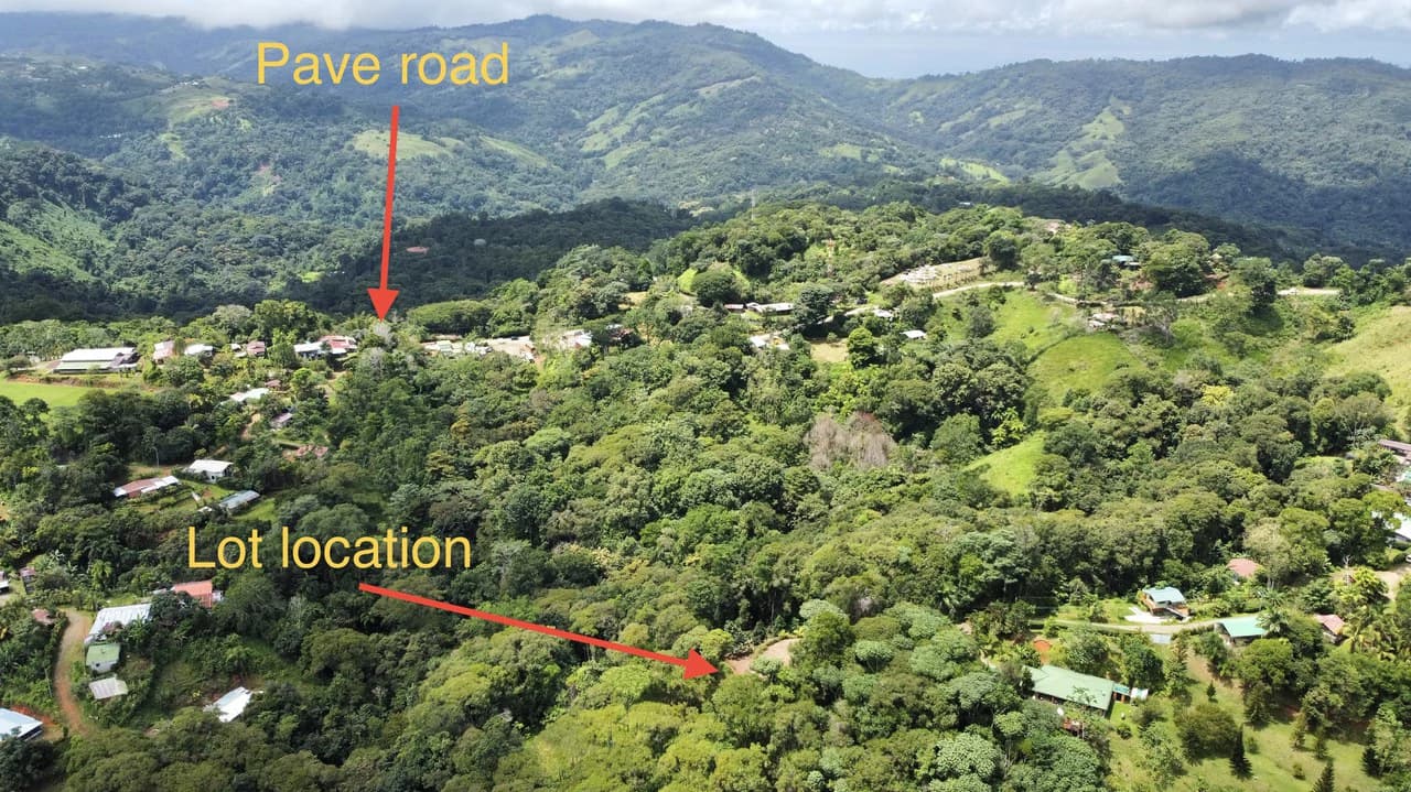 HALF ACRE LOT IN PLATANILLO, MINUTES TO THE BEACH OF DOMINICAL