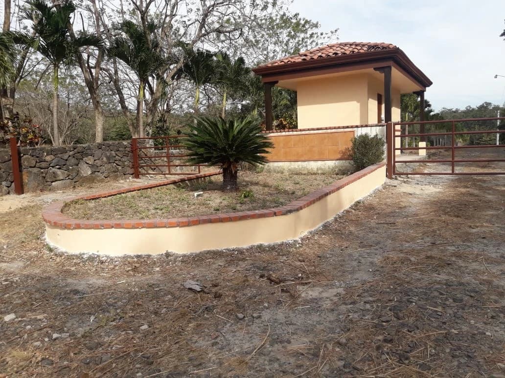 Colorado River Paradise Farm for Sale - Just 10 Minutes from Liberia