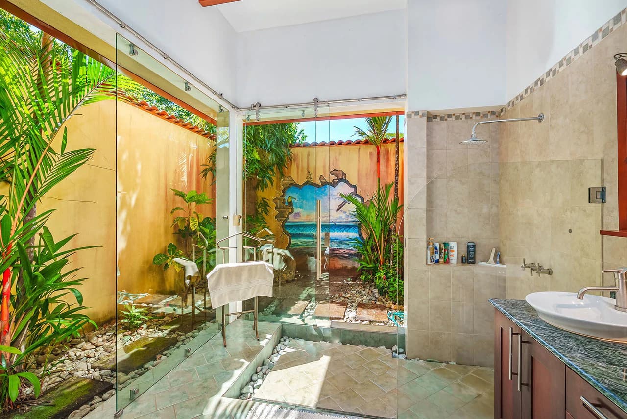 Paraiso Suizo: Turnkey Multi-Residence Compound Near Playa Negra - photo 19