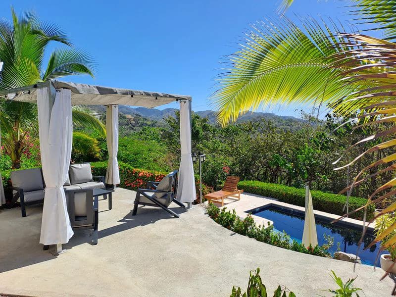 Casa Bella Montana: Charming Mountain View Home - a Slice of Paradise with Spectacular Mountain Views, New Custom Salt Water Designer Pool, and Detached 2 Car Garage with Workshop - photo 6