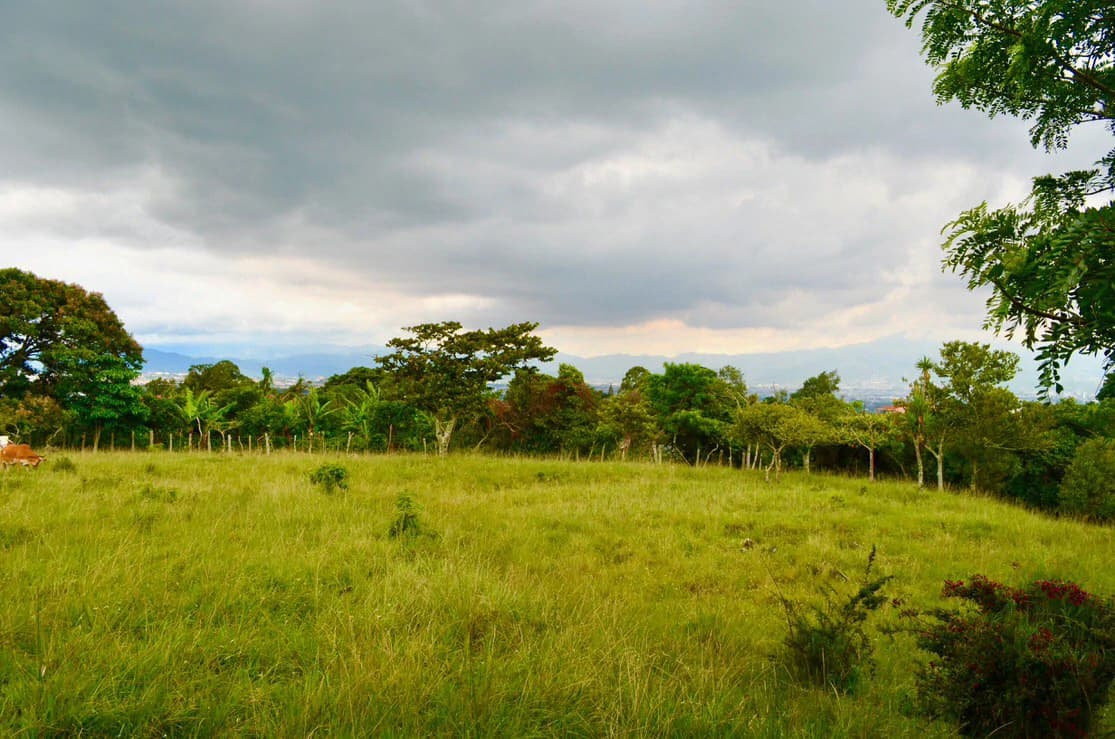 Lote con hermosas vista al valle central Costa Rica: Land for sale in Heredia San Isidro Heredial. - photo 6