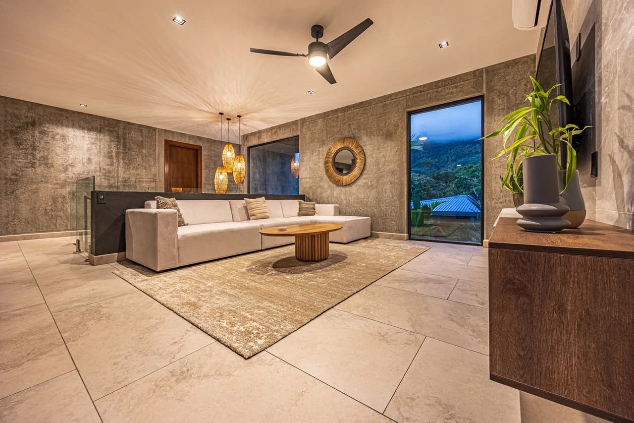A True Estate Beyond Compare, Ocean Views For Miles: Mountain House For Sale in Uvita - photo 14