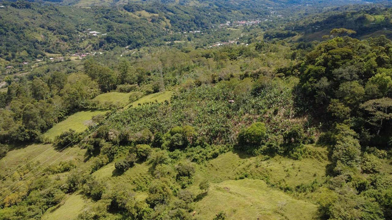 Countryside Home Construction Site For Sale in San Isidro del General - photo 4