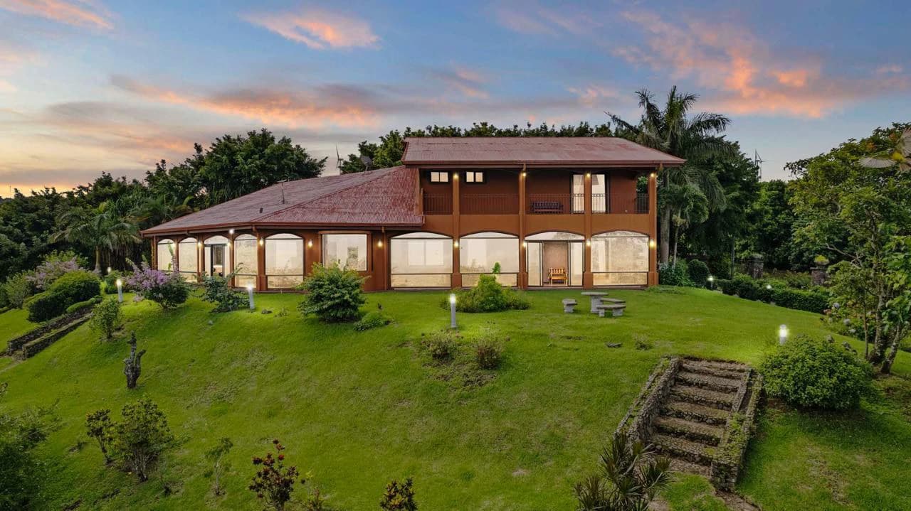 Celebrity Home with Spectacular Views: Breathtaking Mountain Estate near Tilaran and Lake Arenal - photo 2