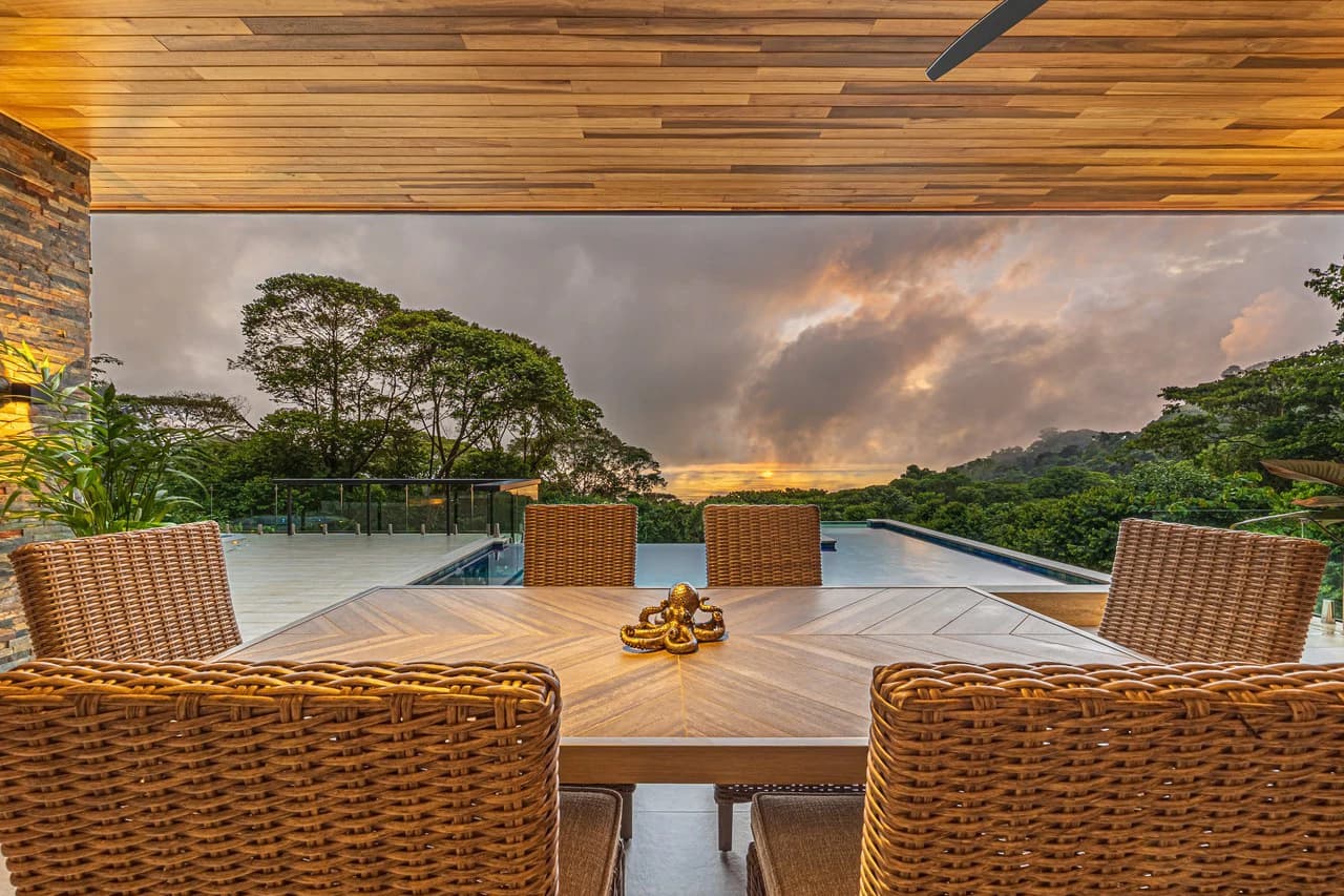 Casa Koules: Architectural 5-Bedroom Oceanview Estate in Prestigious Costa Verde Estates - photo 6