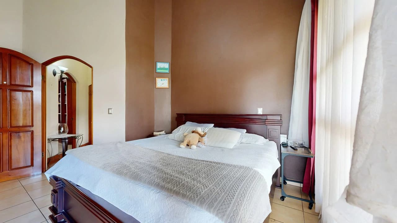 Spacious 5-Bedroom Colonial Home with 4 Bathrooms | La Bonita, Rivas - photo 21