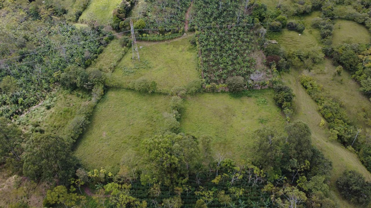 Countryside Home Construction Site For Sale in San Isidro del General - photo 8