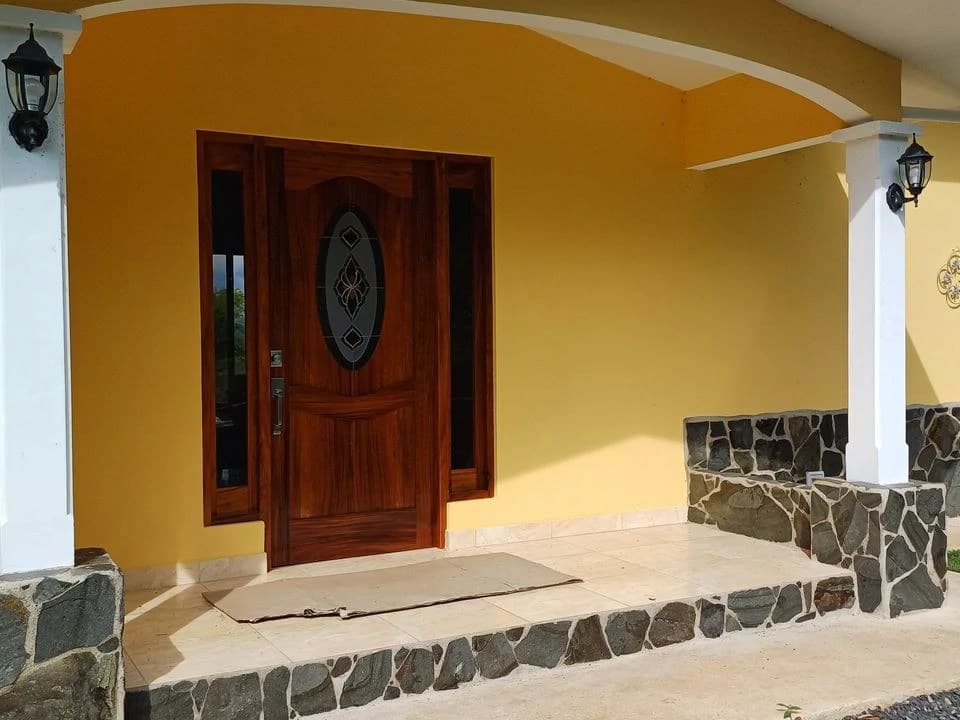 VILLA DEL SOL: Reduced ! Lake Arenal view home in upscale neighborhood - photo 4