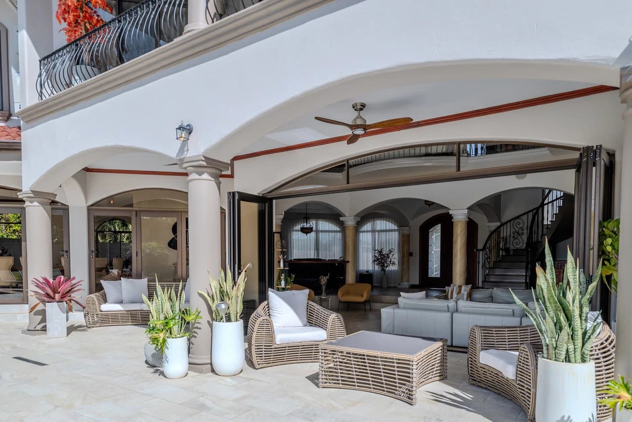 Luxury Home with Pool, Bar Area & Resort-Level Amenities | 6 br, 4.5 ba in Perez Zeledon - photo 32