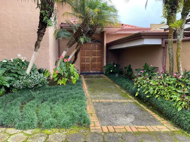 Villa For Sale in San Luis - photo 2