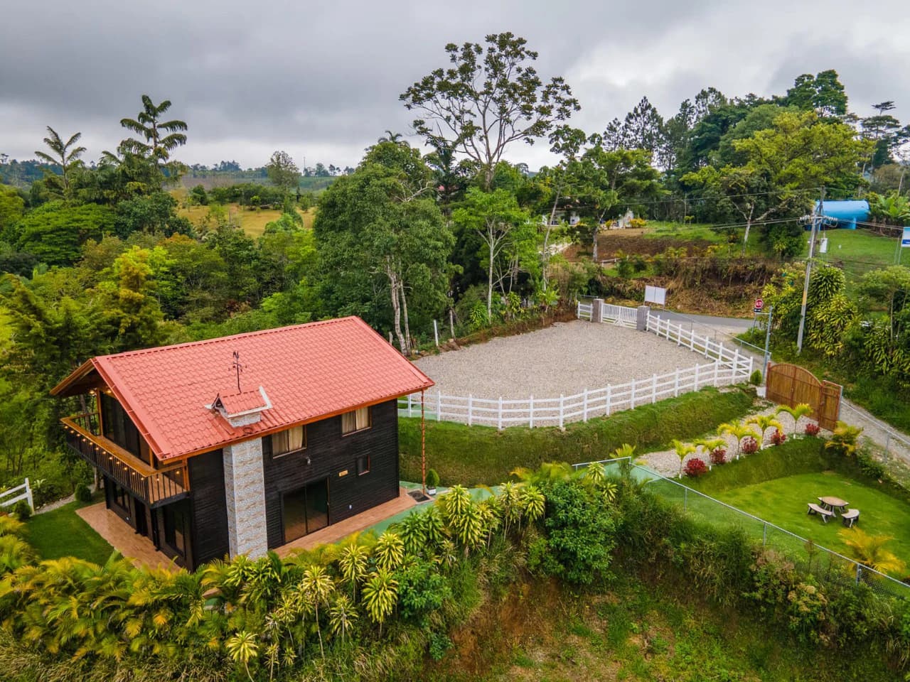 Two-Story Cozy Cabin in Agua Buena, San Vito - photo 2