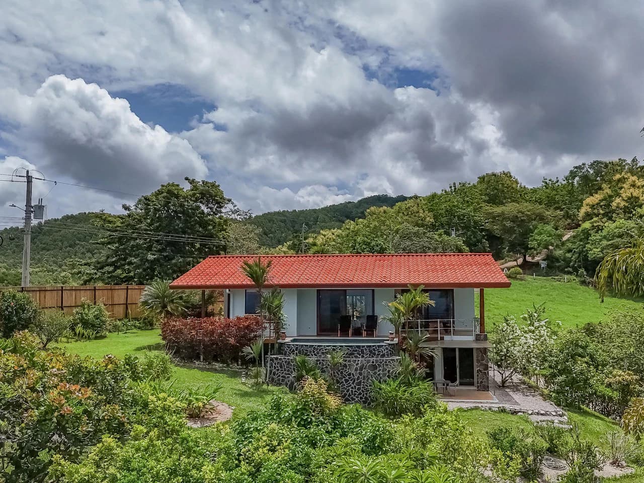 Casa Cavalier: 3BR Ocean View Mountain Home with Studio Apartment - photo 3