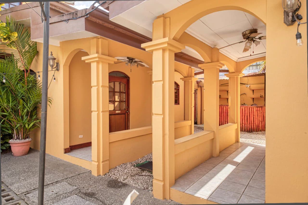 Price Reduced! Income-Generating Property in Costa Rica – Turnkey & Active Rental Business - photo 4
