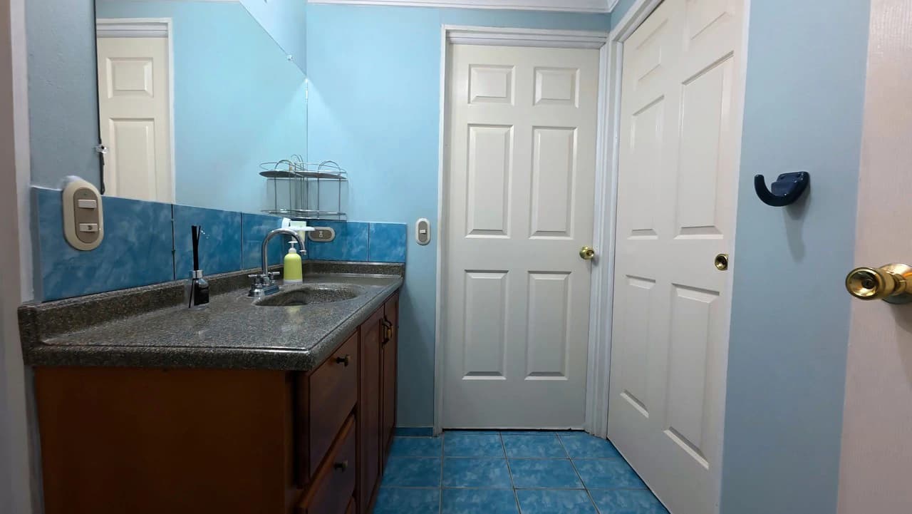HOUSE FOR SALE, LOCATED IN THE CENTER OF PEREZ ZELEDON: Elegant and spacious turnkey house for sale in the center of Perez Zeledon - photo 15
