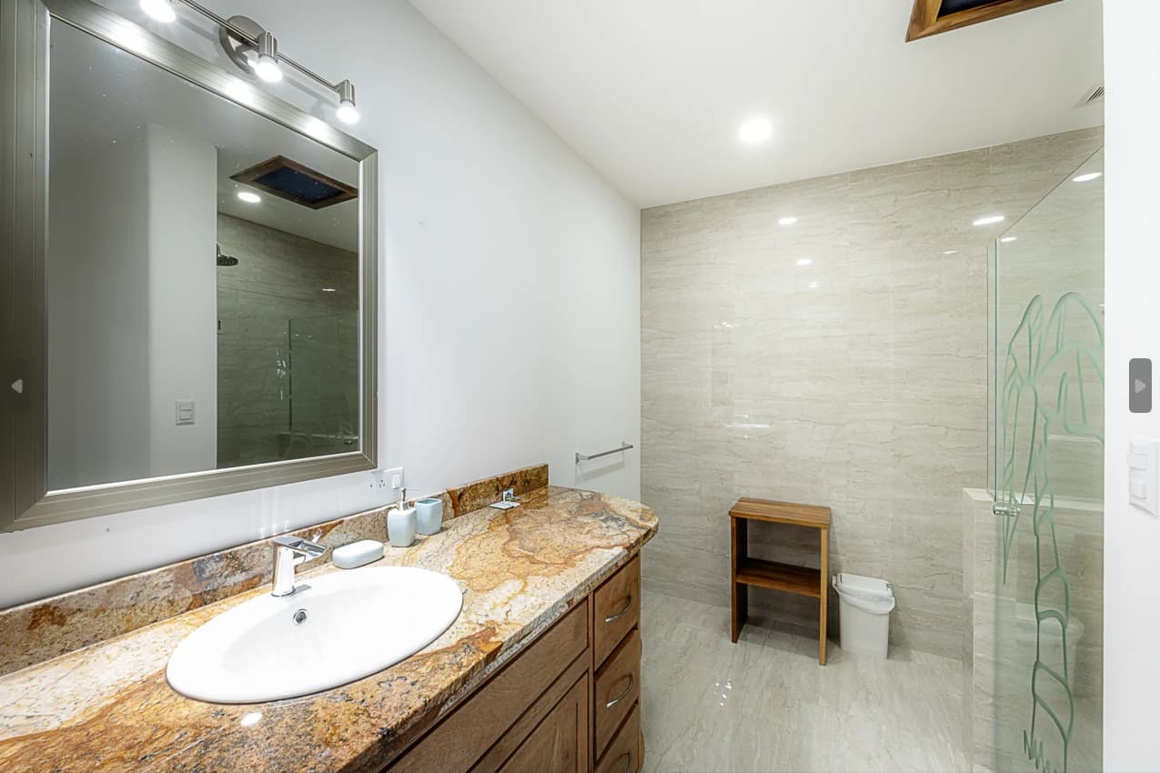 SELLER FINANCING AVAILABLE ! Luxurious Gated Condominium Community - photo 20