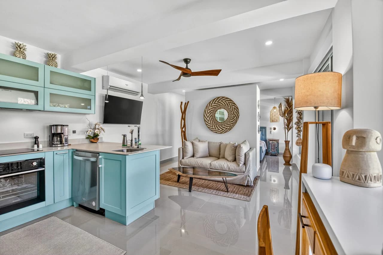 Casa Pochote: Artisan Luxury Villa Near Tamarindo | Pool, Jacuzzi & Langosta Beach Club Membership Included - photo 24