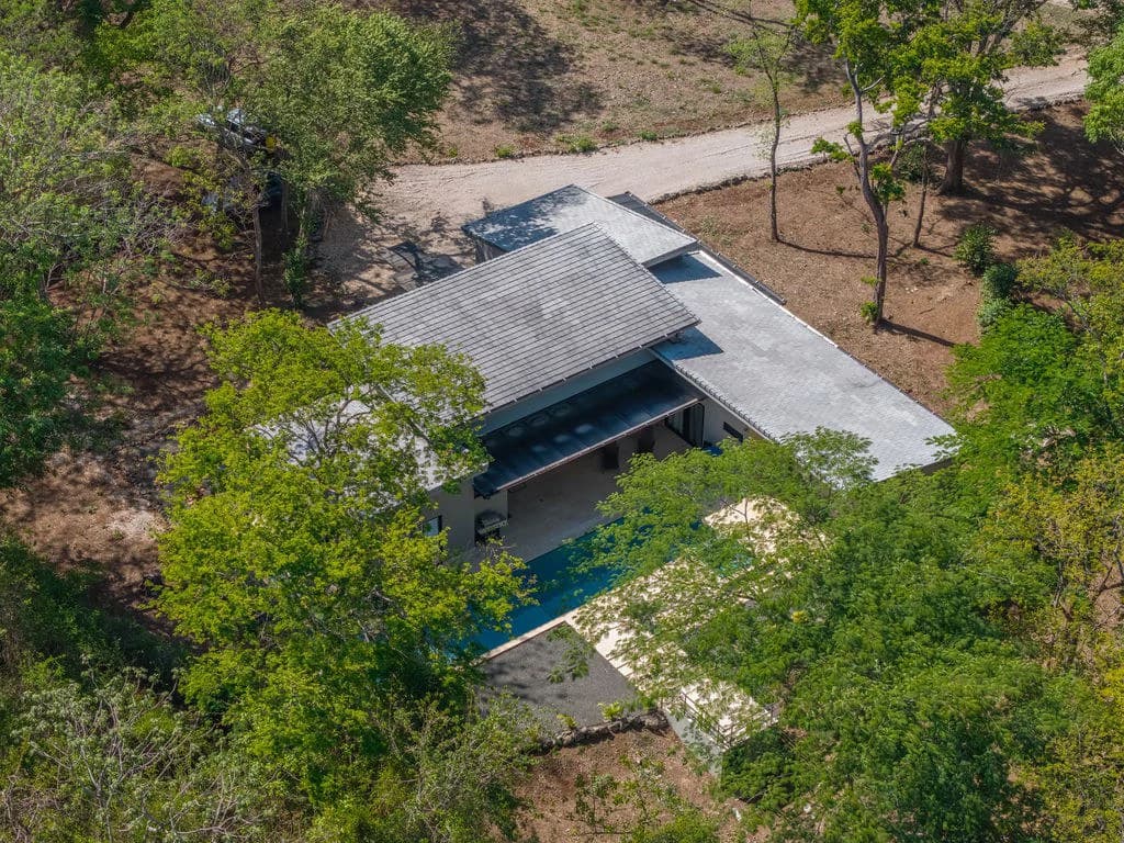 Casa Avalon: New 4-Bedroom Home on 1.48-Acre Lot – Build 2 More Structures, Just Minutes from the Beach! - photo 48