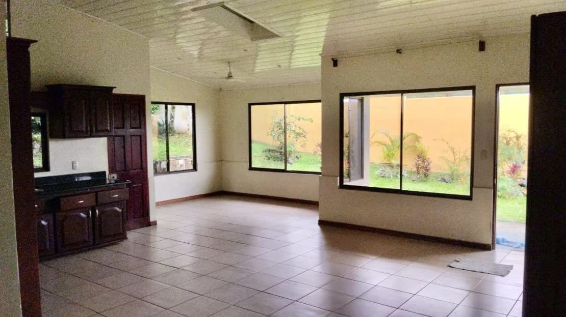 BAMBOO GARDEN - Large Country Home - Ready for Your Personal Touch! - photo 13