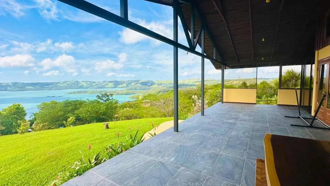 Pura Vida Costa Rica: Lake and Volcano view home, Garage and Guest Apartment - photo 8