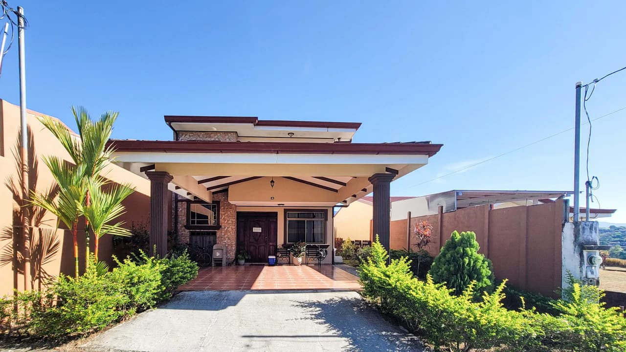 Exclusive property in condominium 5 minutes from the Center of Grecia