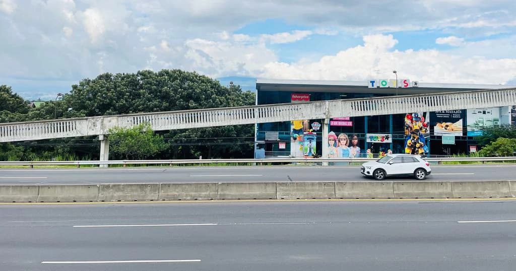 Commercial land for sale in front of Avenida Escazú and Hospital CIMA Costa Rica high capital gains - photo 4
