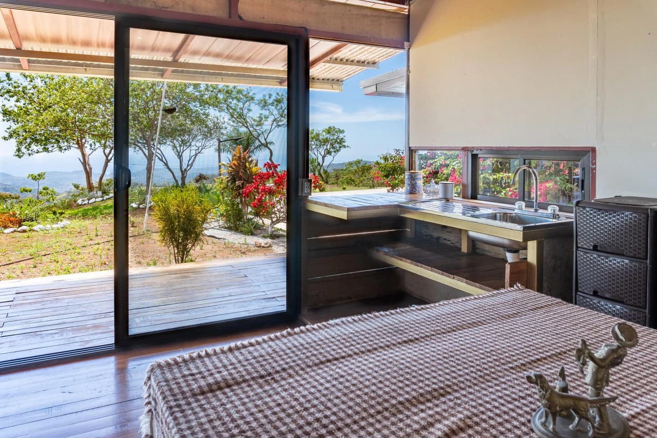 Casa Asia: Sweeping Ocean Views with All Solar Power - photo 14